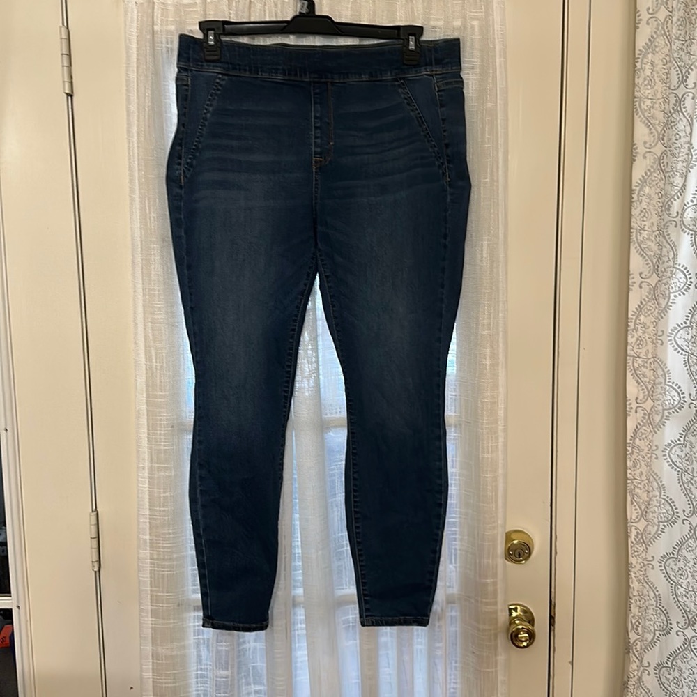 Women’s Apt. 9 pull on skinny jeans